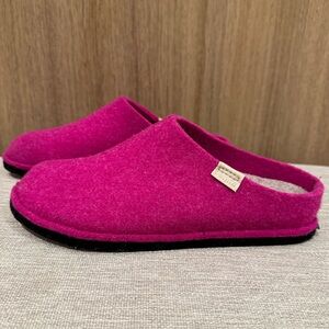 Sanita Faroe Wool Slippers in Fuscia EU 39/ US 7.5-8